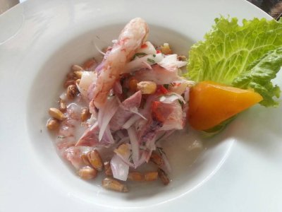 Fried corns mixed with ceviche