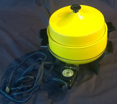 Vintage Yellow Electric Fondue Pot - Complete/working