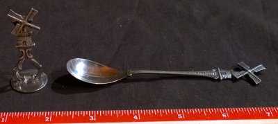 Windmill Themed spoon & place marker
