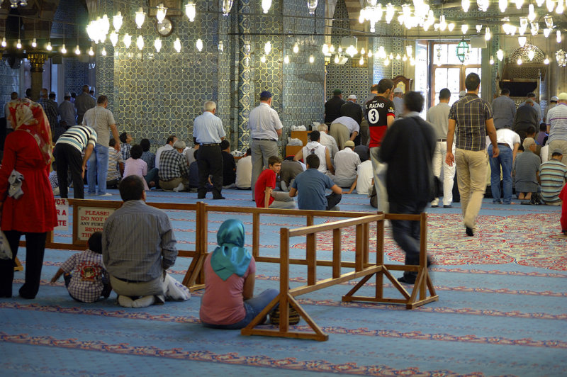 Praying in the New Mosque (Yeni Cami) 