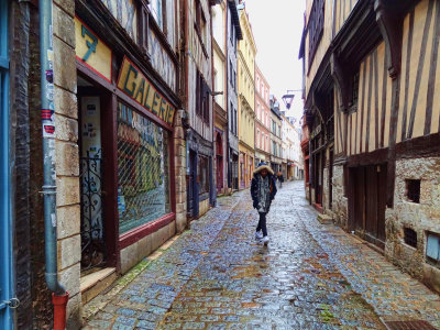 a rainy day in Rouen