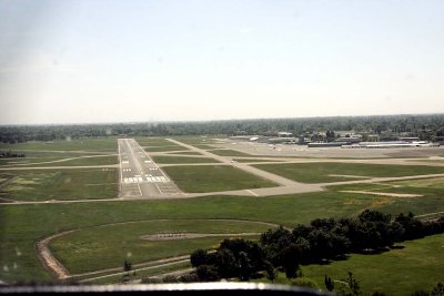 Final for Rwy 20 at Sac Exec