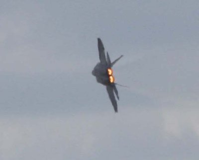 F-22 Raptor - Tight Turn