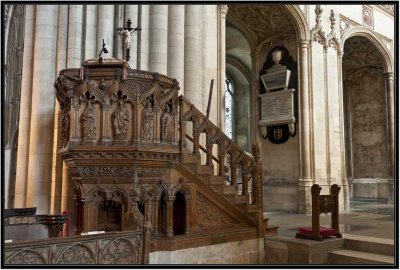 19 Choir Pulpit.jpg