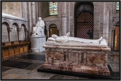 35 Tomb and Monument D3013239.jpg