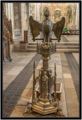 39 Lectern D3013248.jpg