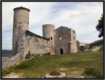 Castles and Châteaux