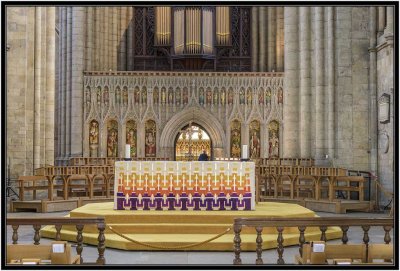 10 Nave Altar Organ and Choir Screen D7504034.jpg