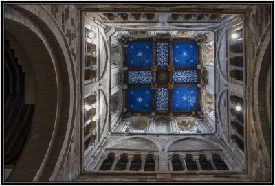 16 Vault of Central Tower D7501002.jpg