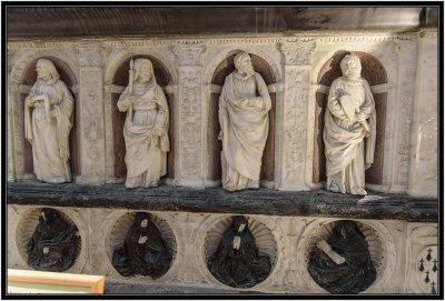 24 Apostles and Monks in mourning D7508325.jpg