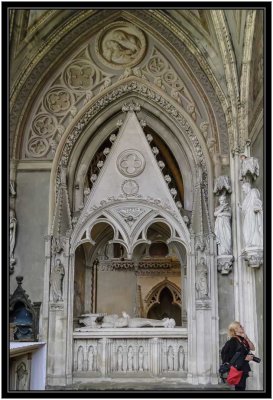 30 Tomb of Louis I D7509948.jpg