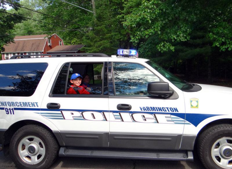 kidsPoliceRide2.jpg