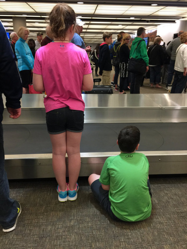 kidsAirport.jpg
