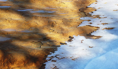 Geyser Ice Levitating