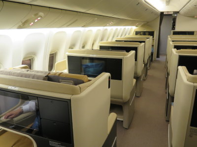 Singapore airlines business class on a 777-200