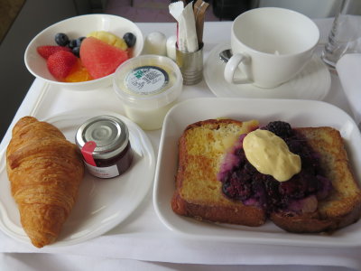 Emirates breakfast in business class Melbourne to Auckland