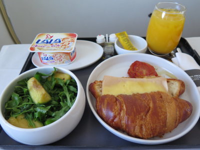 Aeromexico lunch in business class Mexico City to Havana