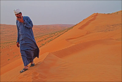 Nasser nel deserto copia.jpg