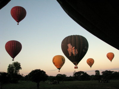 Balloons, Bagan