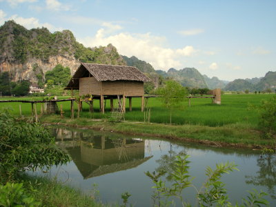 Thatch home, near Saddan Cave