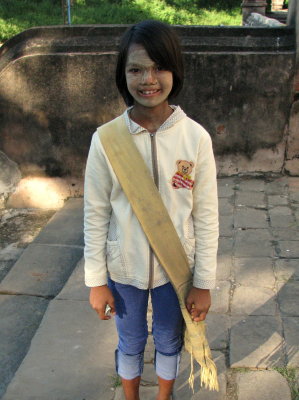 Young girl, Bagan