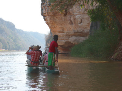 Onboard the canoes in the Manambolo Gorge