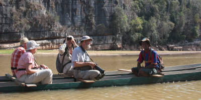 Onboard the canoes in the Manambolo Gorge