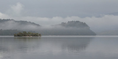 Misty morning at Loch Lomond - Aber Isle and Inchcailloch