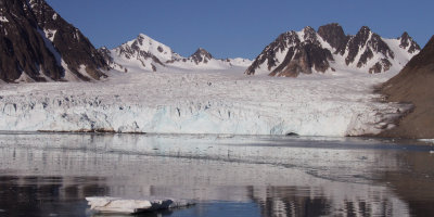 Liefdefjorden and the Monacobreen glacier, Svalbard