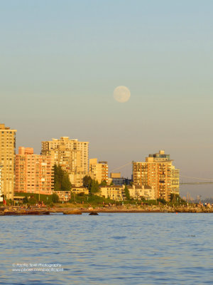 Super Moon Rise, Vancouver