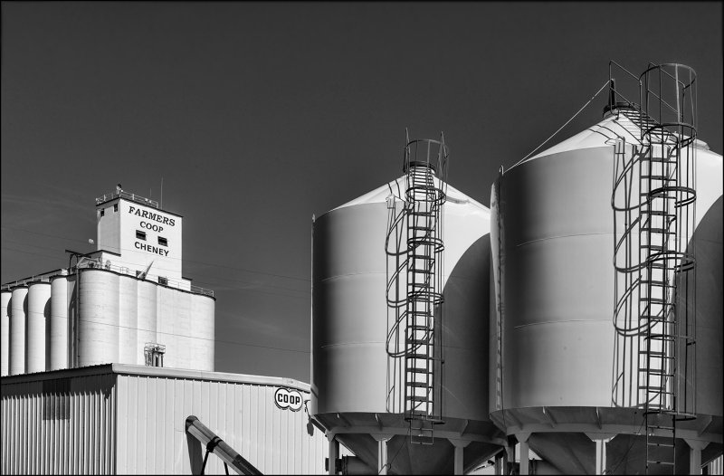 Farmers COOP in  Cheney , KS