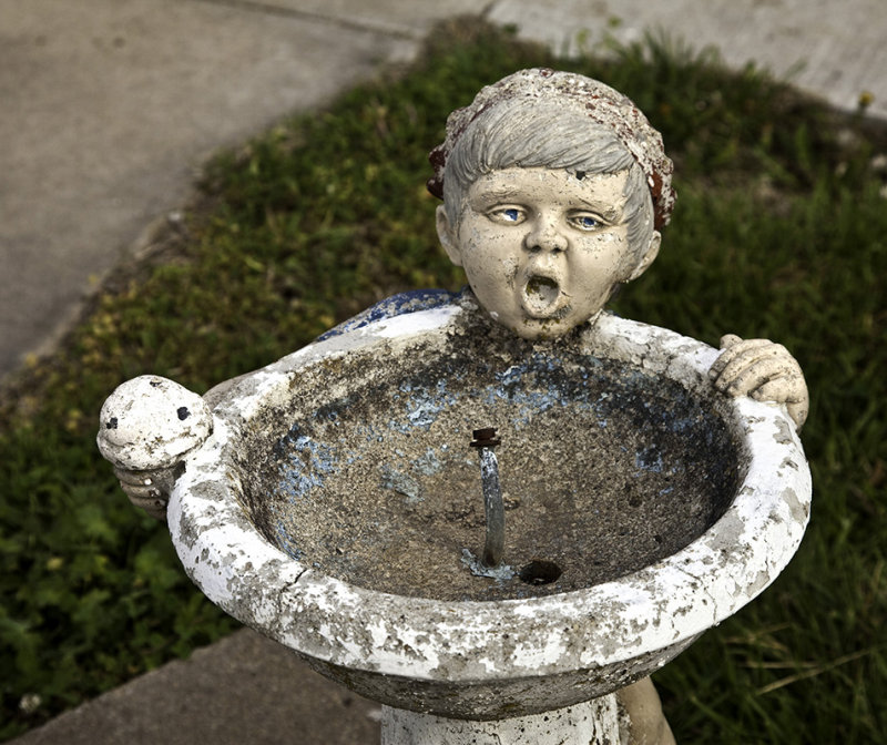 Ghastly Water Fountain, Howard