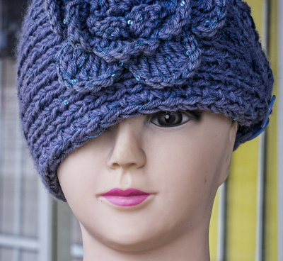 Mannequin modeling a Cloche