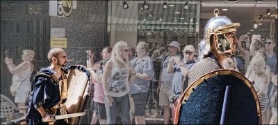 Oblivious Crowd