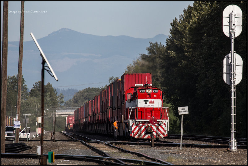 The 2100 Genset delivering an Intermodal train to the UP in Fife