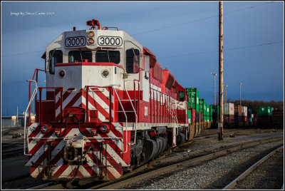 TR 3000 lugs an Intermodal train to the SIM yard.