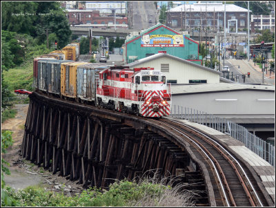 Crossing the Milwaukee Trestle on the way back to the yard