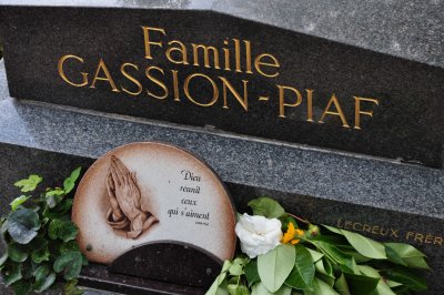 Edith Piaf's stone