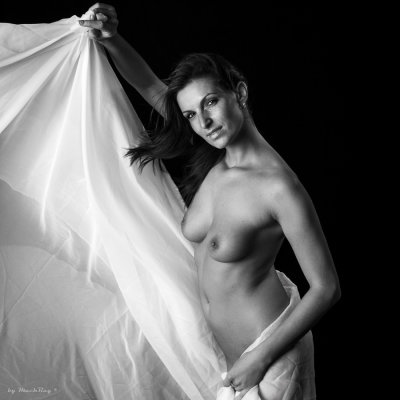 0905160100 LadyVes.jpg