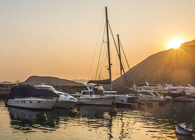 Last sunset of 2013, Aberdeen Typhoon Shelter, Hong Kong