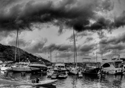 Typhoon Sarika approaches Hong Kong