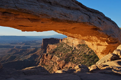 Early light at the Mesa Arch overlook