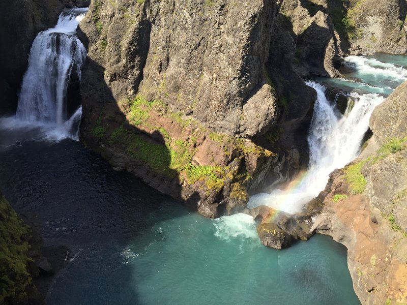 Tvílitihylur. Núpsárfoss t.v. & Hvítárfoss t.h.