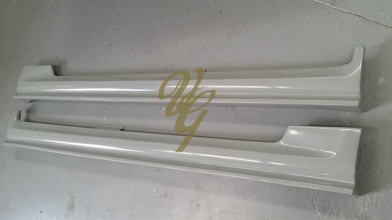 R34 Sedan Spec R Skirts 02.jpg