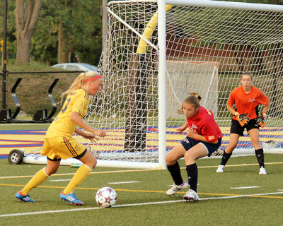 Queen's vs Ottawa Fury 04825.jpg