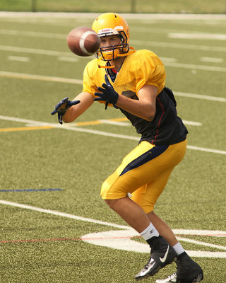 Queen's Football Practice 04925 copy.jpg