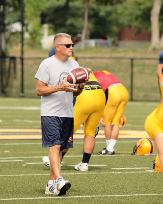 Queen's Football Practice 04957 copy.jpg