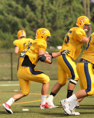 Queen's Football Practice 04978 copy.jpg