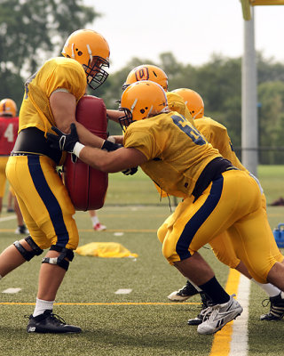 Queen's Football Practice 05193 copy.jpg