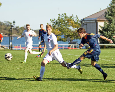 Queen's vs Royal Military College 08411 copy.jpg